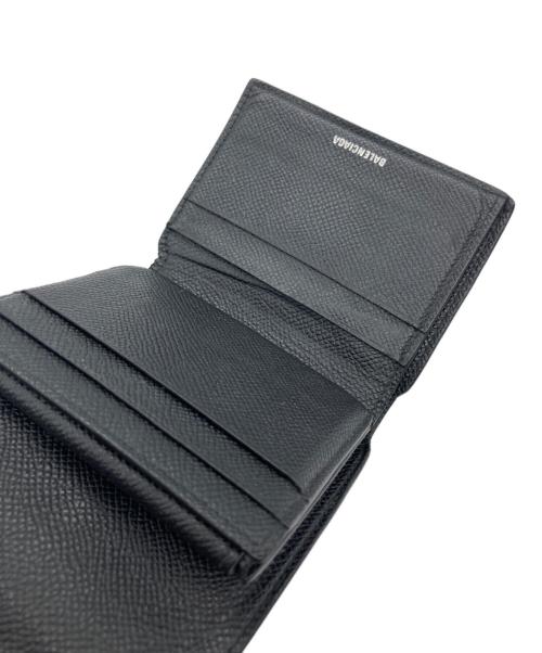 BALENCIAGA（バレンシアガ）BALENCIAGA (バレンシアガ) BBメタルロゴ 二つ折り財布 ブラックの古着・服飾アイテム