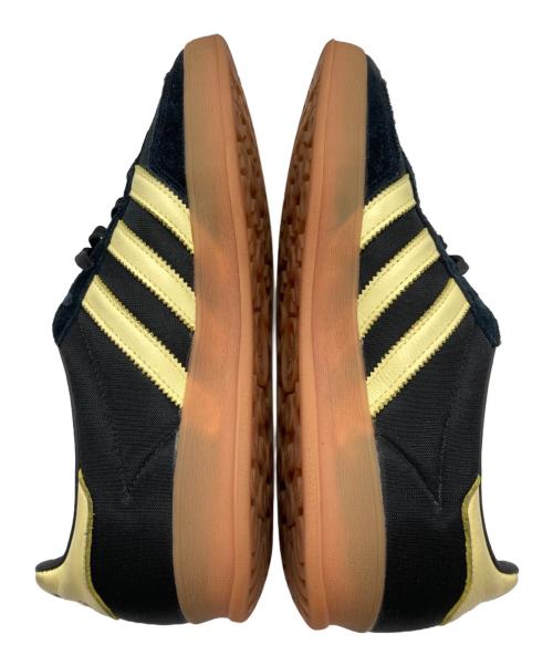 adidas（アディダス）adidas (アディダス) GAZELLE INDOOR lze50 コアブラック×オールモストイエロー×ガム ブラック サイズ:26cmの古着・服飾アイテム