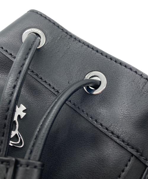 Vivienne Westwood（ヴィヴィアンウエストウッド）Vivienne Westwood (ヴィヴィアンウエストウッド) チェーン巾着ショルダーバッグ ブラックの古着・服飾アイテム