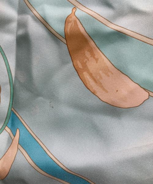 HERMES（エルメス）HERMES (エルメス) カレ90 au gre du vent 風にまかせて ブルーの古着・服飾アイテム