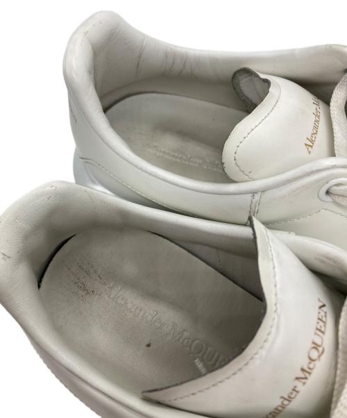 ALEXANDER McQUEEN（アレキサンダーマックイーン）ALEXANDER McQUEEN (アレキサンダーマックイーン) オーバーサイズドスニーカー ホワイト サイズ:42の古着・服飾アイテム