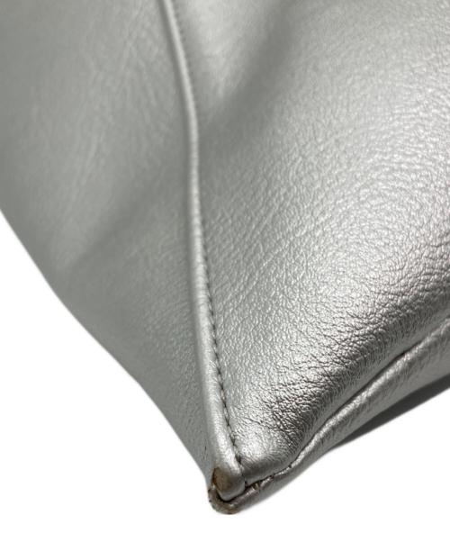 MM6 Maison Margiela（エムエムシックスメゾンマルジェラ）MM6 Maison Margiela (エムエムシックスメゾンマルジェラ) 26SS ジャパニーズスモールバッグ シルバーの古着・服飾アイテム