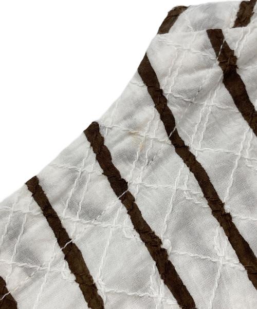 ISSEY MIYAKE（イッセイミヤケ）ISSEY MIYAKE (イッセイミヤケ) ストライプブラウス/ イッセイミヤケ/IM81-FJ134 ベージュ×ホワイト サイズ:Sの古着・服飾アイテム