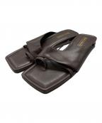 GEMMA LINNジェマ リン）の古着「アシンメトリートングサンダル/ジェマ リン」｜ブラウン