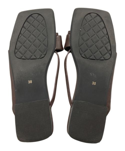 GEMMA LINN（ジェマ リン）GEMMA LINN (ジェマ リン) アシンメトリートングサンダル/ジェマ リン ブラウン サイズ:38の古着・服飾アイテム