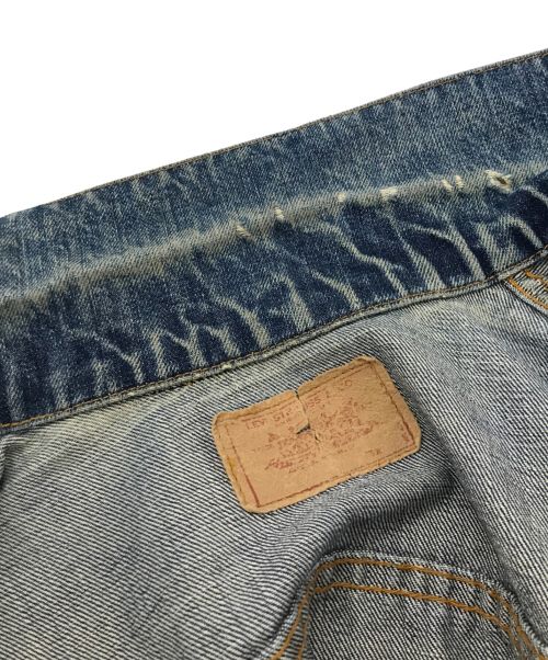 LEVI'S（リーバイス）LEVI'S (リーバイス) 4thデニムジャケット　リーバイス　 ボタン裏524 BIGE 不均等V インディゴ サイズ:表記なしの古着・服飾アイテム