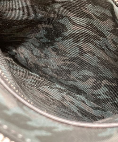 1piu1uguale3（ウノピュウノウグァーレトレ）1piu1uguale3 (ウノ ピゥ ウノ ウグァーレ トレ) セカンドバッグ ブラックの古着・服飾アイテム