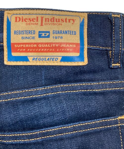 DIESEL（ディーゼル）DIESEL (ディーゼル) D-Struktテーパードデニムパンツ インディゴ サイズ:30の古着・服飾アイテム