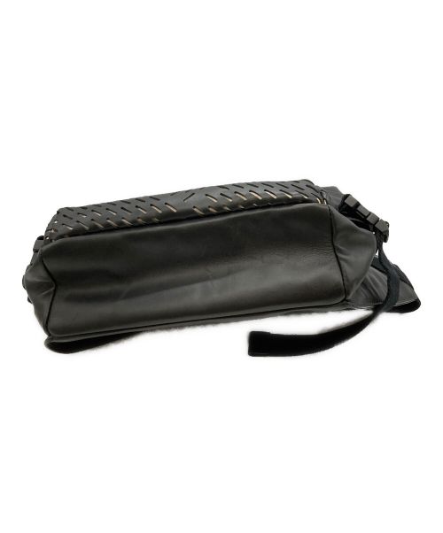 BOTTEGA VENETA（ボッテガベネタ）BOTTEGA VENETA (ボッテガベネタ) ボディーバッグ ブラックの古着・服飾アイテム