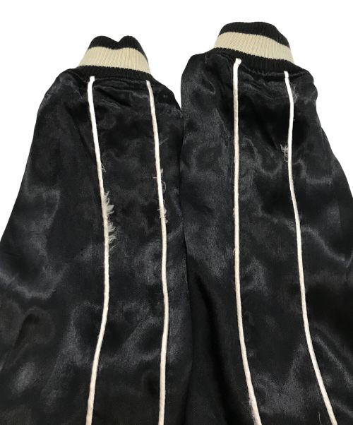 AVIREX（アヴィレックス）AVIREX (アヴィレックス) スーベニアジャケット　USMC SUKA JACKET ホワイト×ブラック サイズ:Ｌの古着・服飾アイテム