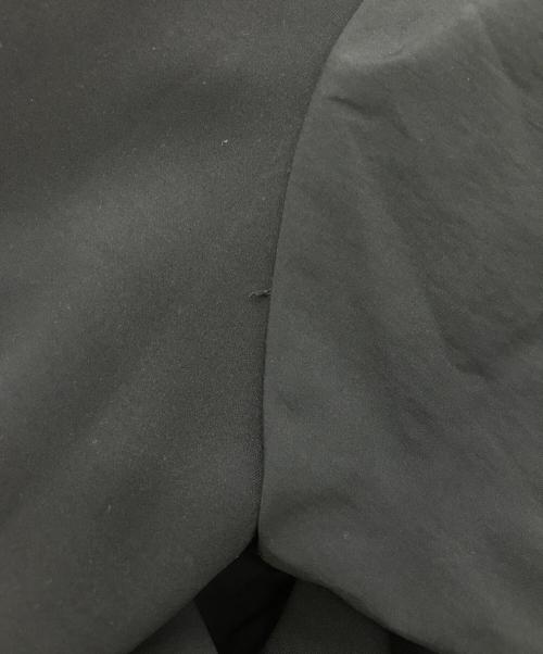 UN3D.（アンスリード）UN3D. (アンスリード) オープンギャザースリーブトップ/アンスリード/522310405501 ブラック サイズ:36の古着・服飾アイテム