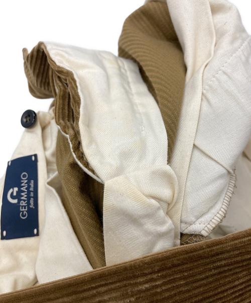 GERMANO（ジェルマーノ）GERMANO (ジェルマーノ) コーデュロイツープリーツ サイドアジャスター ベルトレスパンツ/ジェルマーノ/9832 ブラウン サイズ:44の古着・服飾アイテム