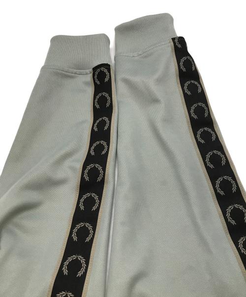 FRED PERRY（フレッドペリー）FRED PERRY (フレッドペリー) Tape Detail Track Jacket　FRED PERRY　J5557/W グリーン サイズ:Ｌの古着・服飾アイテム