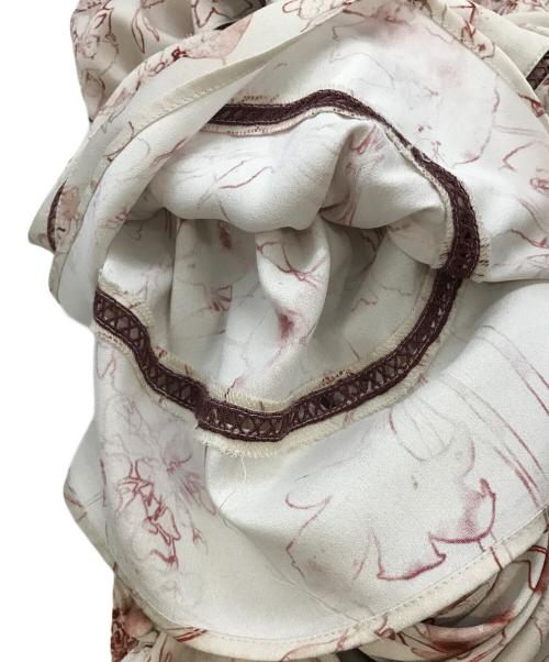 FRAY ID（フレイ アイディー）FRAY ID (フレイ アイディー) ウエストシャーリングフラワープリントワンピ/フレイ アイディー/FWFO235019 ホワイト×ピンク サイズ:00の古着・服飾アイテム