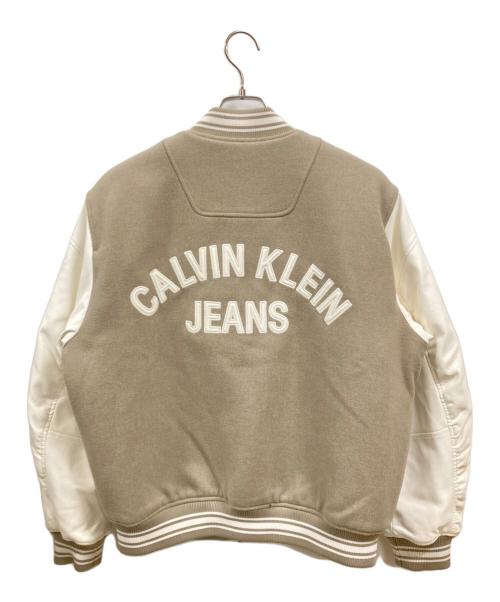 Calvin Klein（カルバンクライン）Calvin Klein (カルバンクライン) バーシティ ボンバー ジャケット　カルバンクライン　J324433 ベージュ×ホワイト サイズ:Sの古着・服飾アイテム