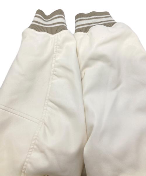 Calvin Klein（カルバンクライン）Calvin Klein (カルバンクライン) バーシティ ボンバー ジャケット　カルバンクライン　J324433 ベージュ×ホワイト サイズ:Sの古着・服飾アイテム