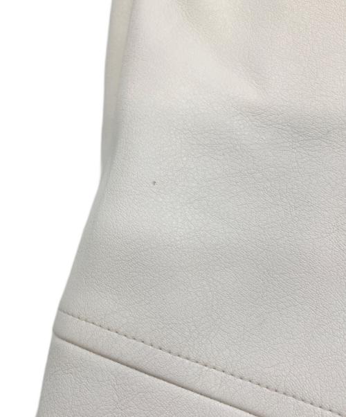 Calvin Klein（カルバンクライン）Calvin Klein (カルバンクライン) バーシティ ボンバー ジャケット　カルバンクライン　J324433 ベージュ×ホワイト サイズ:Sの古着・服飾アイテム