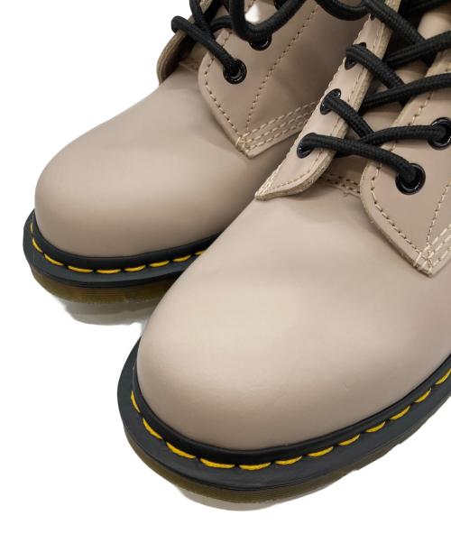 Dr.Martens（ドクターマーチン）Dr.Martens (ドクターマーチン) 1460 8ホールブーツ/ドクターマーチン ベージュ サイズ:25cm(UK6)の古着・服飾アイテム