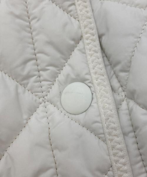 N°21（ヌメロヴェントゥーノ）N°21 (ヌメロヴェントゥーロ) キルティングリバーシブルジャケット/ヌメロヴェントゥーロ/221-0061-5004 ホワイト×ベージュ サイズ:Sの古着・服飾アイテム