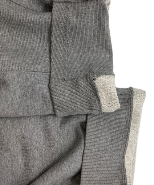 MM6 Maison Margiela（エムエムシックスメゾンマルジェラ）MM6 Maison Margiela (エムエムシックスメゾンマルジェラ) バンドスウェットシャツ/エムエムシックスメゾンマルジェラ/S52GU0197 S25337 グレー サイズ:Sの古着・服飾アイテム