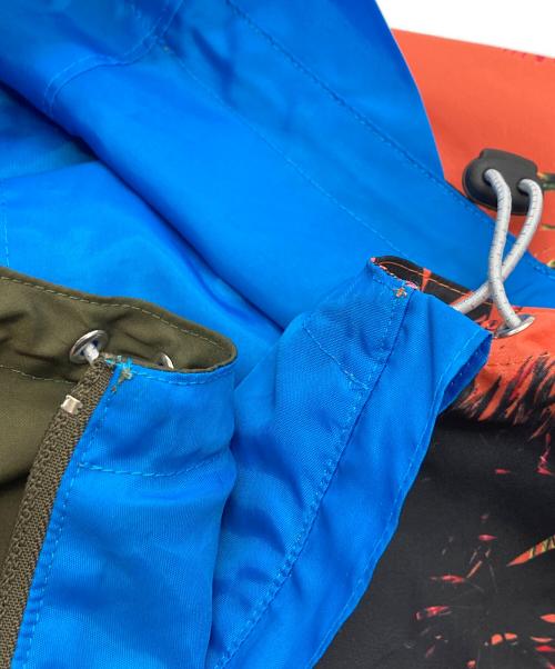 kolor/BEACON（カラービーコン）kolor/BEACON (カラービーコン) SWITCHING HOOD SWEAT PARKA/カラービーコン/20SBM-T06233 グレー×カーキ サイズ:3の古着・服飾アイテム