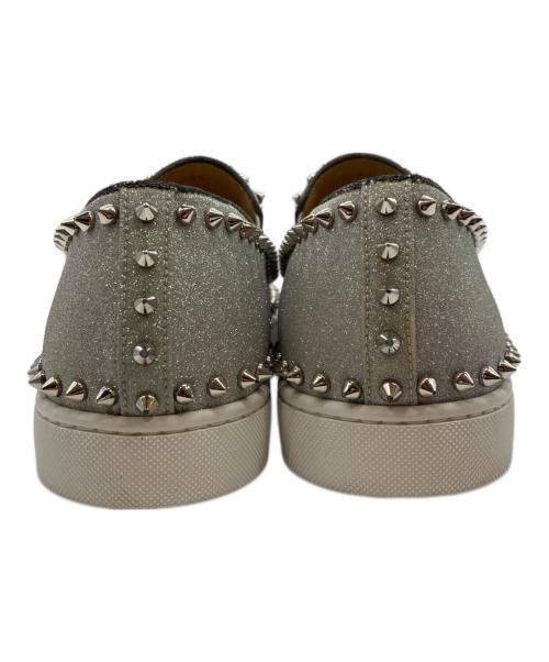 Christian Louboutin（クリスチャン・ルブタン）Christian Louboutin (クリスチャン・ルブタン) スリッポン/クリスチャン・ルブタン シルバー サイズ:43 1/2の古着・服飾アイテム