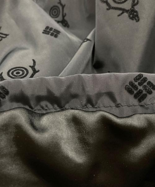 KITH（キス）KITH South2 West8 Columbia (コロンビア) Flocked Monogram Coaches Jacket/キス/サウスツー ウエストエイト/コロンビア/KHM010783 ブラック サイズ:XXLの古着・服飾アイテム