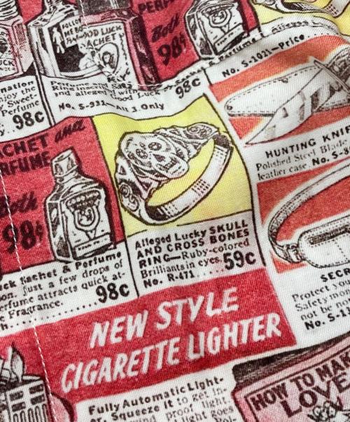 Thee Hysteric XXX（ジィ ヒステリックトリプルエックス）Thee Hysteric XXX (ジィ ヒステリックトリプルエックス) FETISH FLYER柄 レギュラーカラーシャツ/ジィ ヒステリックトリプルエックス/06223AH03 ホワイト×レッド サイズ:Lの古着・服飾アイテム