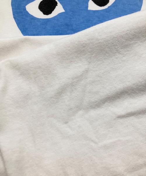 PLAY COMME des GARCONS（プレイコムデギャルソン）PLAY COMME des GARCONS (プレイ コムデギャルソン) プリントTシャツ/プレイ コムデギャルソン/AZ-T106/AD2021/4 ホワイト×ブルー サイズ:XLの古着・服飾アイテム