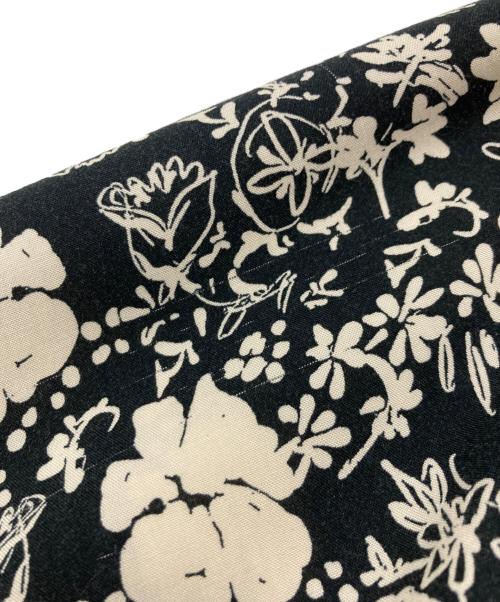 JOURNAL STANDARD relume（ジャーナルスタンダード レリューム）JOURNAL STANDARD relume レトロフラワープリントボウタイギャザーワンピース/ジャーナルスタンダード レリューム/23040462712010 アイボリー×ブラック サイズ:Freeの古着・服飾アイテム