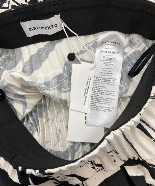 marimekko（マリメッコ）marimekko (マリメッコ) MYY MARRAS PLEATS SKIRT/マリメッコ/並行品 ホワイト×ブラック サイズ:XSの古着・服飾アイテム