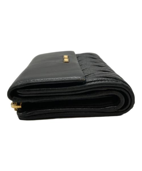 MIU MIU（ミュウミュウ）MIU MIU (ミュウミュウ) マテラッセ 三つ折り 財布/ミュウミュウ ブラックの古着・服飾アイテム