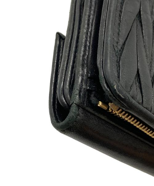 MIU MIU（ミュウミュウ）MIU MIU (ミュウミュウ) マテラッセ 三つ折り 財布/ミュウミュウ ブラックの古着・服飾アイテム