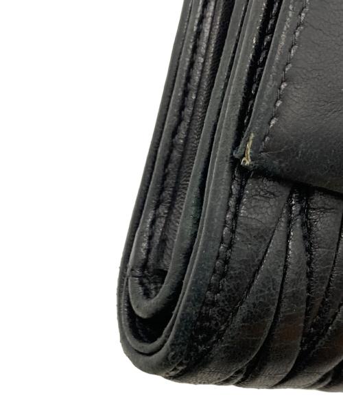 MIU MIU（ミュウミュウ）MIU MIU (ミュウミュウ) マテラッセ 三つ折り 財布/ミュウミュウ ブラックの古着・服飾アイテム