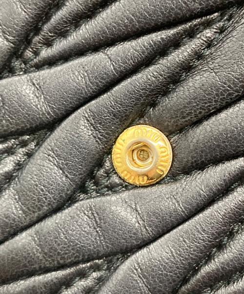 MIU MIU（ミュウミュウ）MIU MIU (ミュウミュウ) マテラッセ 三つ折り 財布/ミュウミュウ ブラックの古着・服飾アイテム