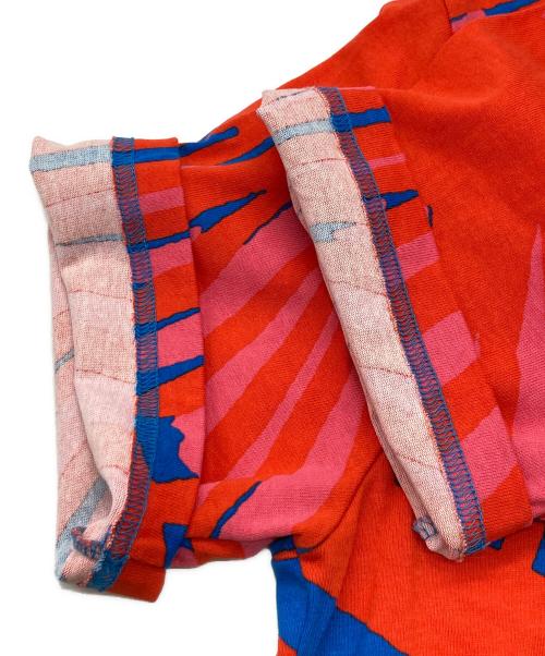 marimekko（マリメッコ）marimekko (マリメッコ) 半袖Tシャツ/マリメッコ/52219-5-49791/Sasu Kauppiコラボ ブルー×レッド サイズ:Ｍの古着・服飾アイテム