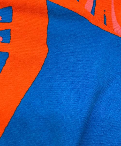 marimekko（マリメッコ）marimekko (マリメッコ) 半袖Tシャツ/マリメッコ/52219-5-49791/Sasu Kauppiコラボ ブルー×レッド サイズ:Ｍの古着・服飾アイテム