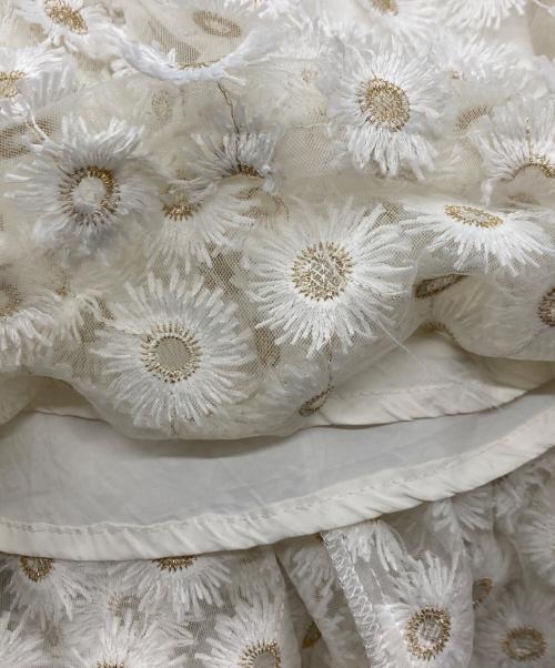 OBLI（オブリ）OBLI (オブリ) フラワーデザインスカート/オブリ ホワイト サイズ:1の古着・服飾アイテム