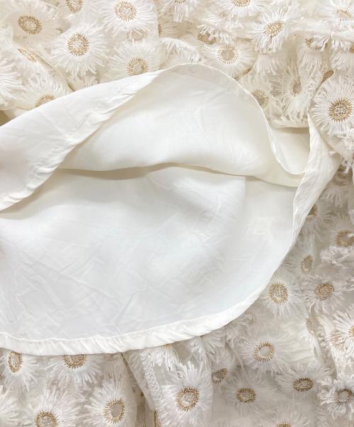 OBLI（オブリ）OBLI (オブリ) フラワーデザインスカート/オブリ ホワイト サイズ:1の古着・服飾アイテム