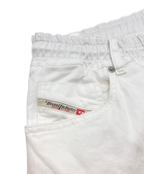 DIESEL（ディーゼル）DIESEL (ディーゼル) D-KROOLEY-SHORT JOGG/ディーゼル/0684U ホワイト サイズ:32の古着・服飾アイテム