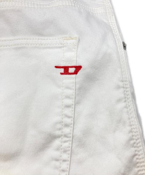 DIESEL（ディーゼル）DIESEL (ディーゼル) D-KROOLEY-SHORT JOGG/ディーゼル/0684U ホワイト サイズ:32の古着・服飾アイテム