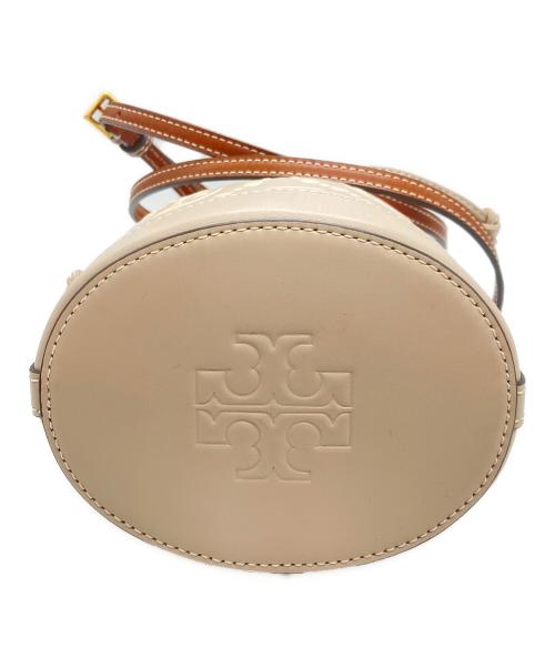 TORY BURCH（トリーバーチ）TORY BURCH (トリーバーチ) エンボスミニバケットバッグ/Monogram Bucket Bag/トリーバーチ/10011448 ベージュの古着・服飾アイテム