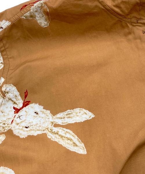 PINK HOUSE（ピンクハウス）PINK HOUSE (ピンクハウス) ウサギ総柄フード付きシャツ/ピンクハウス/P013BFB02 B ブラウン サイズ:Ｍの古着・服飾アイテム
