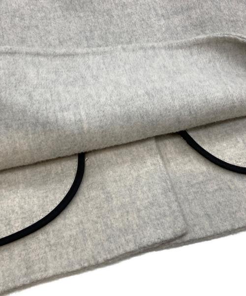 YONFA（ヨンファ）YONFA (ヨンファ) ウールカシミヤ Vネックリバーコート/ヨンファ グレー サイズ:FREEの古着・服飾アイテム