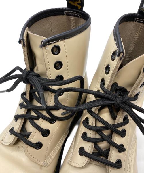 Dr.Martens（ドクターマーチン）Dr.Martens (ドクターマーチン) 8ホールブーツ/ドクターマーチン ベージュ サイズ:UK6の古着・服飾アイテム