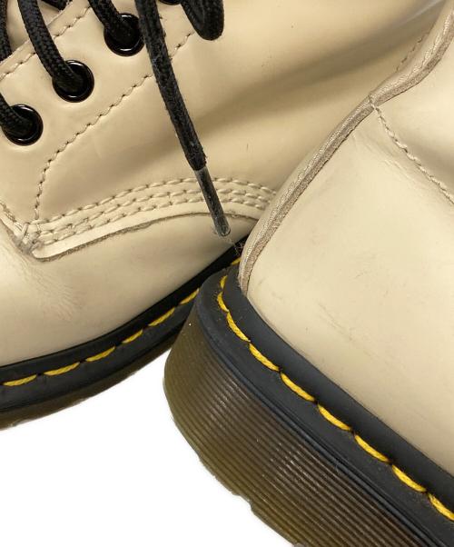 Dr.Martens（ドクターマーチン）Dr.Martens (ドクターマーチン) 8ホールブーツ/ドクターマーチン ベージュ サイズ:UK6の古着・服飾アイテム