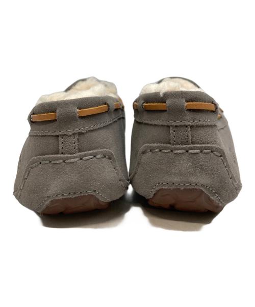 UGG（アグ）UGG (アグ) モカシンシューズ グレー サイズ:24の古着・服飾アイテム