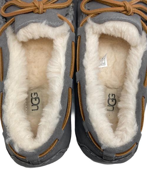 UGG（アグ）UGG (アグ) モカシンシューズ グレー サイズ:24の古着・服飾アイテム