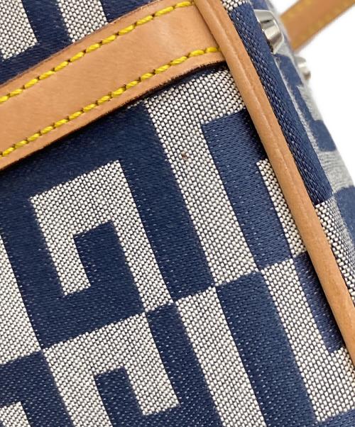 GIVENCHY（ジバンシィ）GIVENCHY (ジバンシィ) ロゴ総柄ショルダーバッグ/ジバンシィ/日本製 ベージュ×ネイビーの古着・服飾アイテム