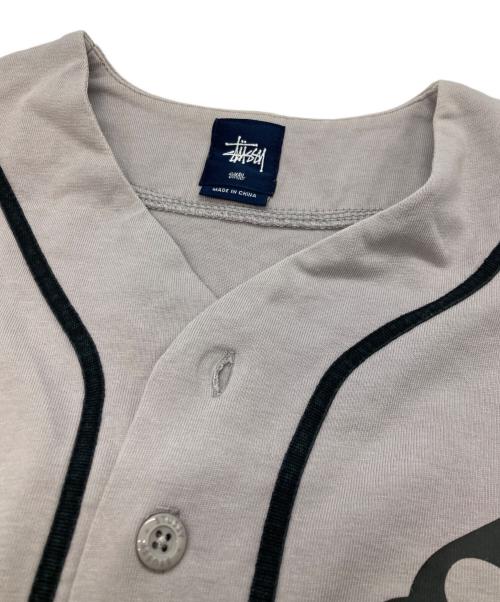 stussy（ステューシー）stussy (ステューシー) ベースボールシャツ グレー サイズ:Sの古着・服飾アイテム